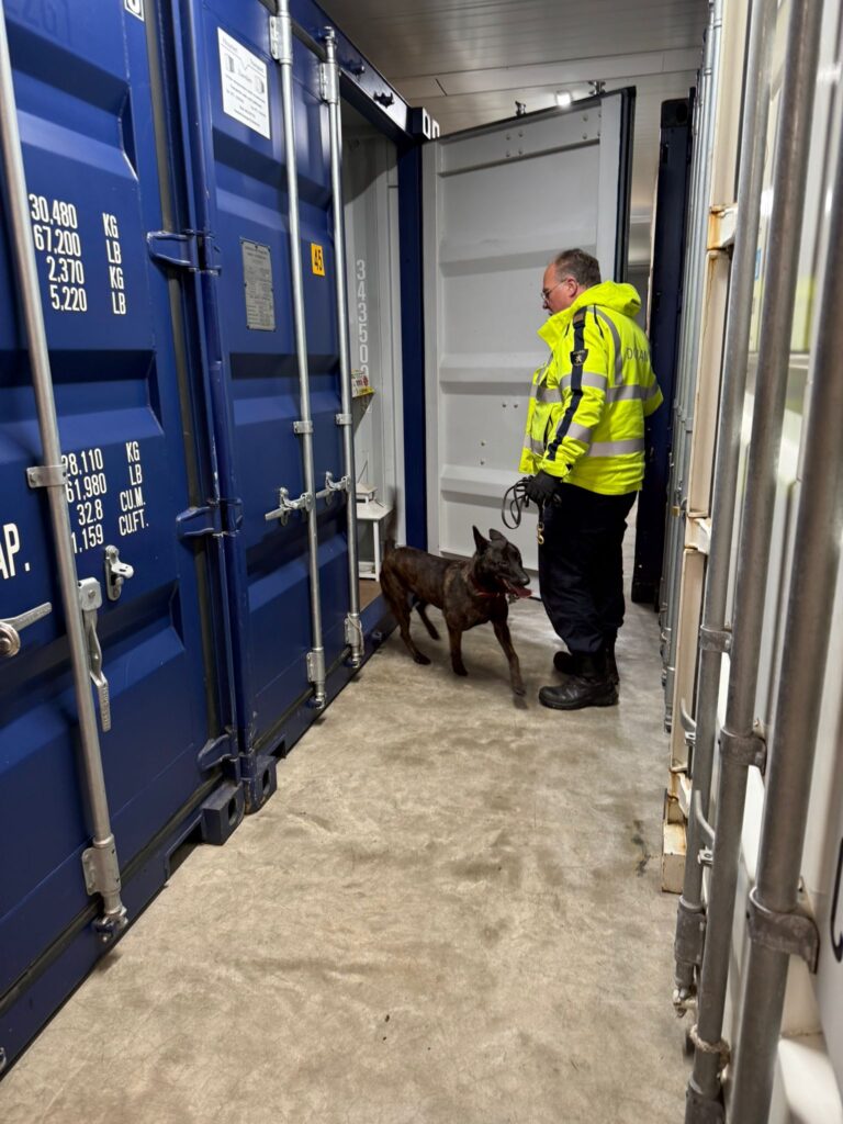 Samenwerking douane Mini Opslag Uden